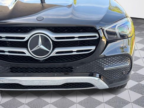 Used 2022 Mercedes-Benz GLE 350 4MATIC w/ Premium Package image 11