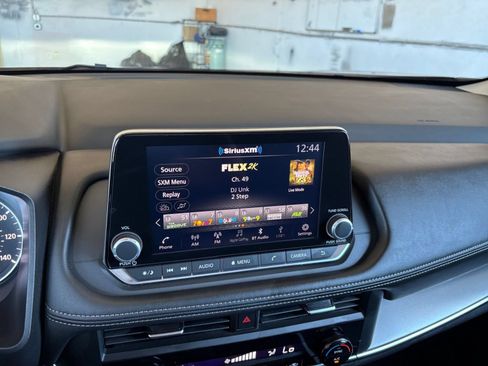 Used 2025 Nissan Rogue SV FWD image 20