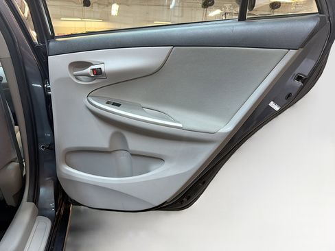 Used 2011 Toyota Corolla LE image 25