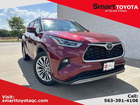 Certified 2024 Toyota Highlander Platinum AWD/4WD image 1