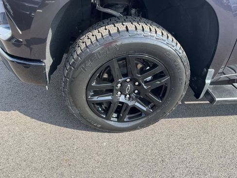 Used 2022 Chevrolet Silverado 1500 LT Trail Boss w/ LT Trail Boss Premium Package AWD/4WD image 10