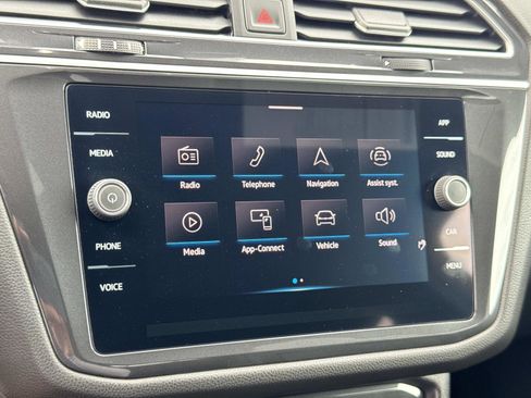 Certified 2024 Volkswagen Tiguan SE R-Line image 13