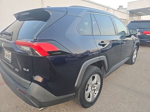 Used 2020 Toyota RAV4 XLE image 4