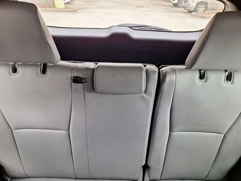 Used 2023 Toyota Highlander XLE image 28