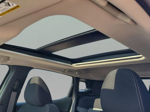 New 2026 Nissan Kicks SV w/ SV Premium Package image 31