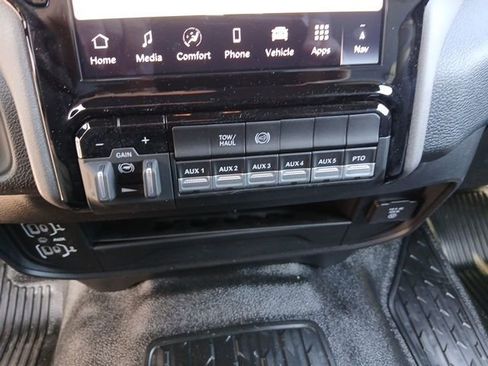 New 2026 RAM 3500 4x4 Crew Cab DRW image 37