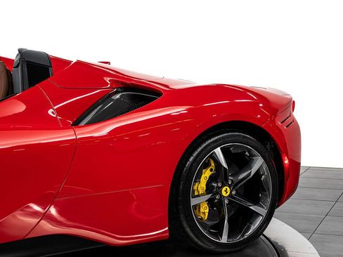Used 2023 Ferrari SF90 Spider image 21
