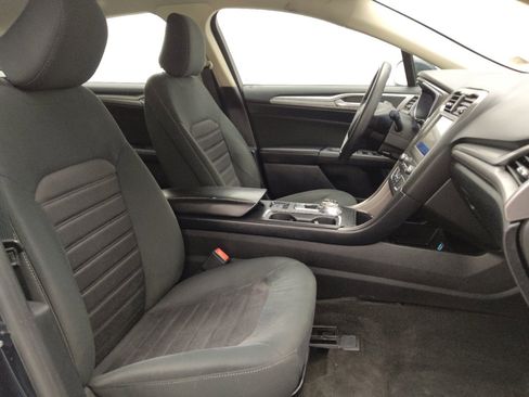 Used 2020 Ford Fusion SE FWD image 21