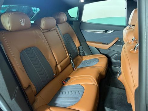 Used 2021 Maserati Levante S GranLusso AWD/4WD image 28