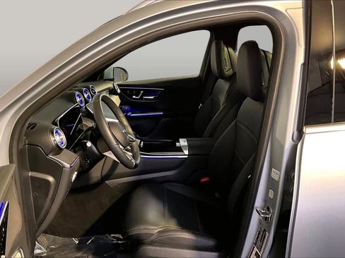 Used 2026 Mercedes-Benz GLC 300 4MATIC image 9