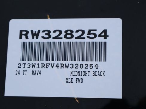 Used 2024 Toyota RAV4 XLE FWD image 7