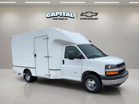 New 2025 Chevrolet Express 3500 w/ Power Convenience Package image 7