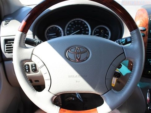 Used 2005 Toyota Sienna XLE AWD/4WD image 18