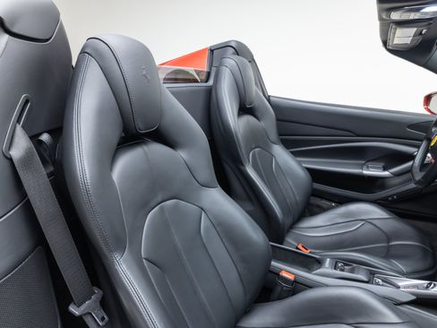 Certified 2022 Ferrari F8 Tributo RWD image 46