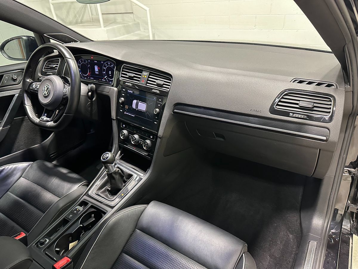 Used 2018 Volkswagen Golf 4-Door AWD/4WD image 12