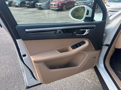 Used 2021 Porsche Macan AWD/4WD image 13