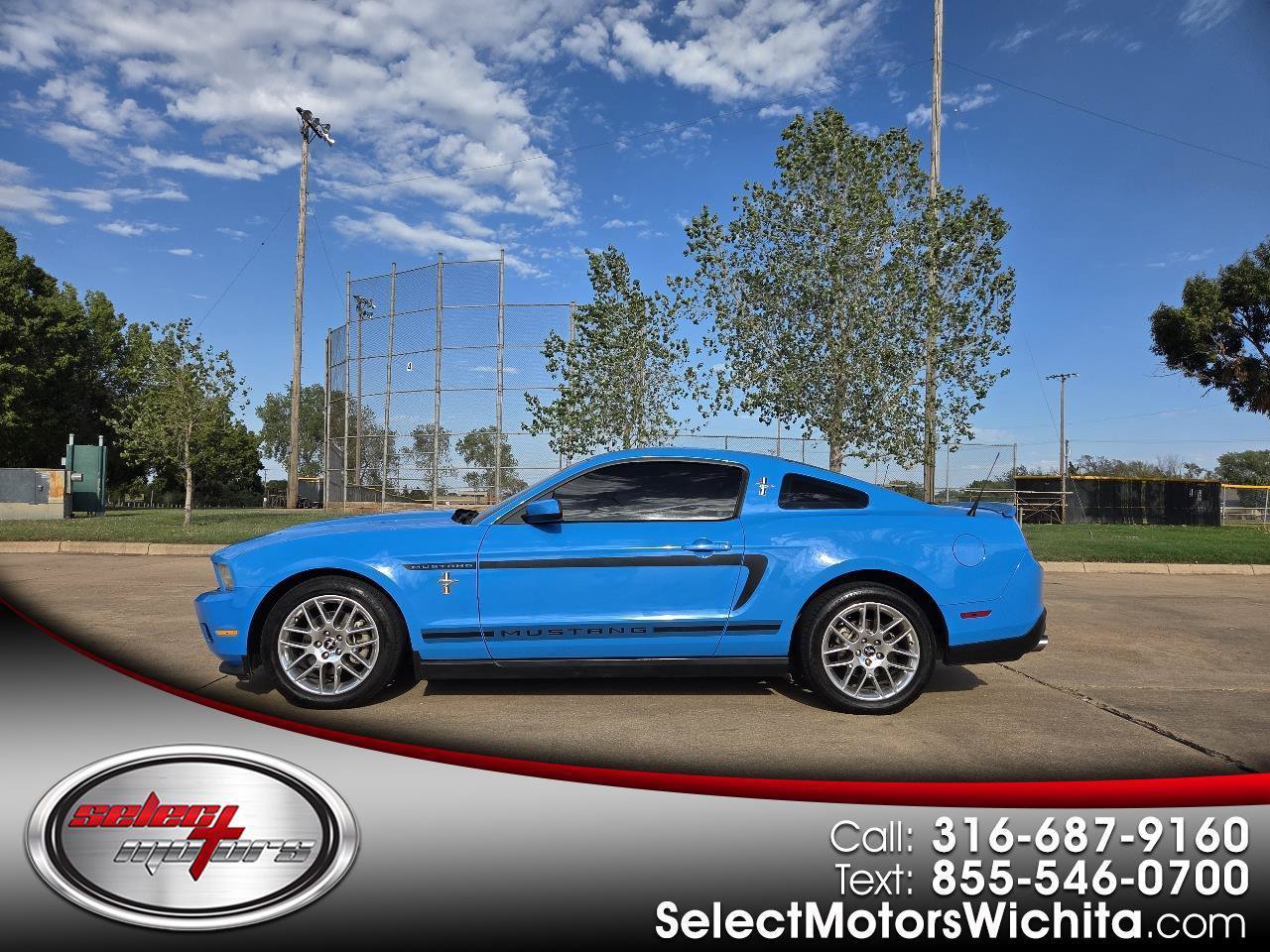 Used 2012 Ford Mustang Premium RWD image 1