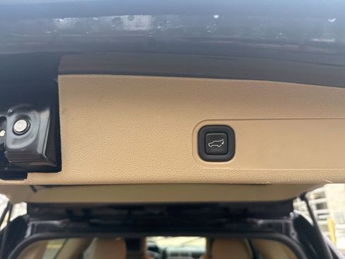 Used 2012 GMC Yukon Denali image 7