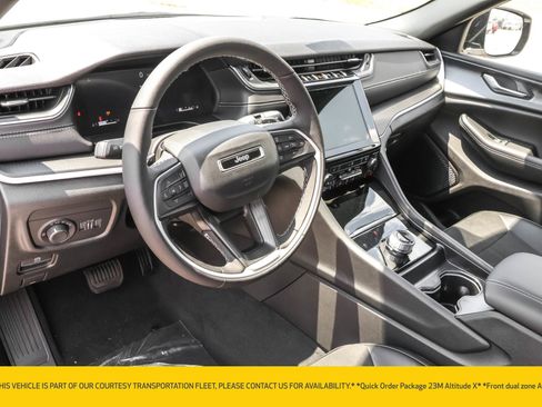 New 2025 Jeep Grand Cherokee Altitude image 4