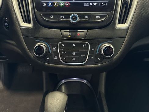 Used 2024 Chevrolet Malibu LT image 21