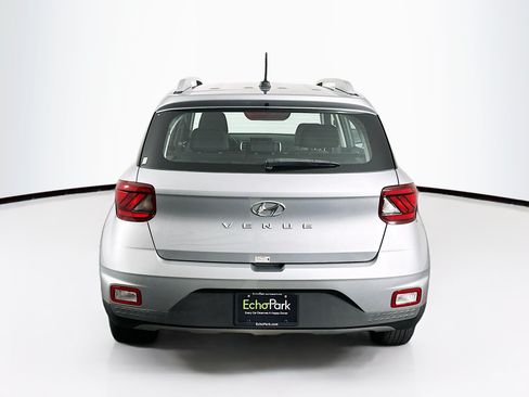 Used 2025 Hyundai Venue SEL FWD image 7