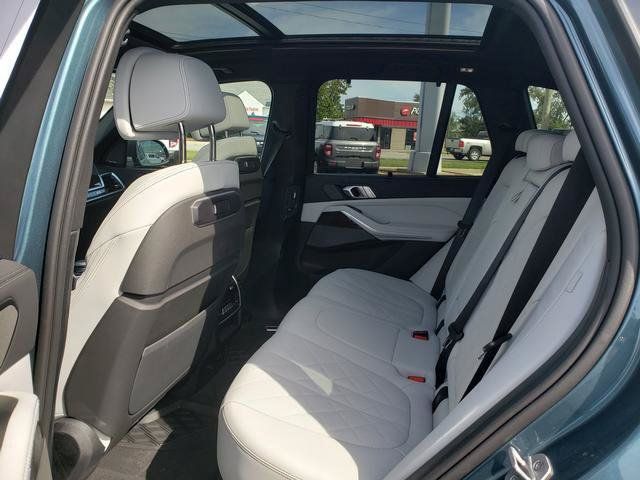 Used 2026 BMW X5 xDrive40i AWD/4WD image 13