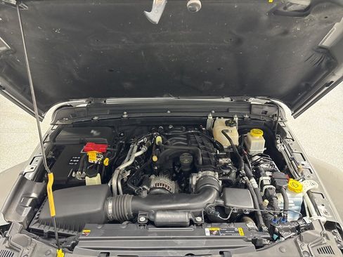 Used 2022 Jeep Gladiator Sport image 38