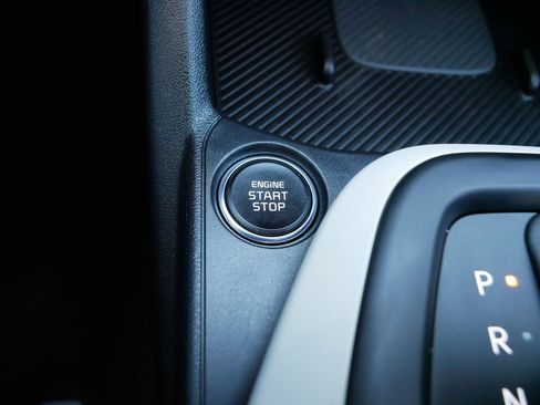 Certified 2025 Kia K4 GT-Line image 28