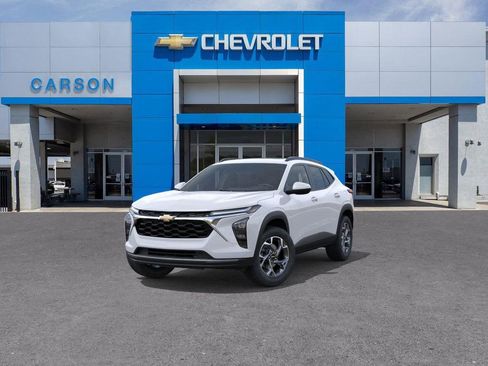 New 2026 Chevrolet Trax LT w/ Sunroof Package FWD image 8