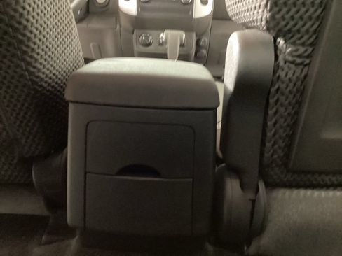 Used 2012 Nissan Frontier SV w/ SV Premium Utility Pkg AWD/4WD image 31