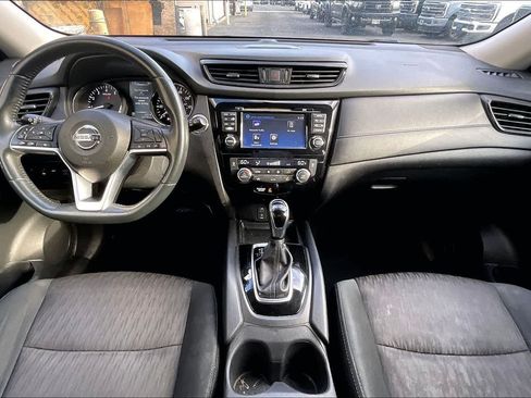 Used 2017 Nissan Rogue SV FWD image 10