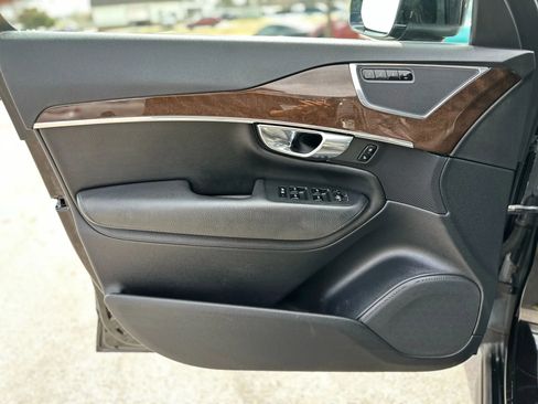 Used 2016 Volvo XC90 T6 Momentum w/ Protection Package Plus image 23