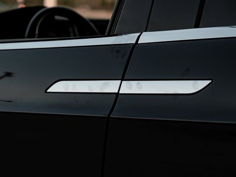 Used 2017 Tesla Model X 75D image 47