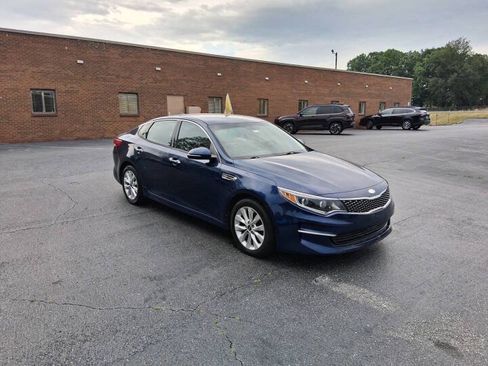 Used 2017 Kia Optima EX FWD image 3