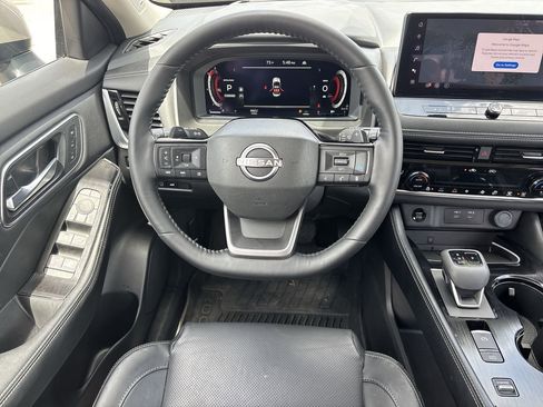 Used 2022 Nissan Rogue Platinum w/ Head-Up Display Package AWD/4WD image 14