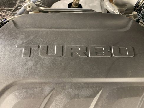 Used 2025 Chevrolet Trax LT image 40