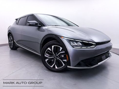 Certified 2024 Kia EV6 Wind RWD image 1