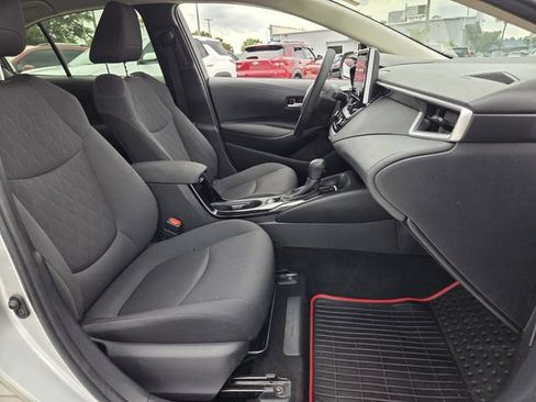 Used 2020 Toyota Corolla LE FWD image 17