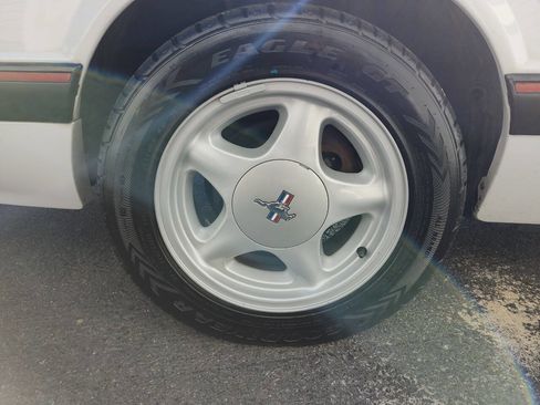 Used 1991 Ford Mustang LX image 16