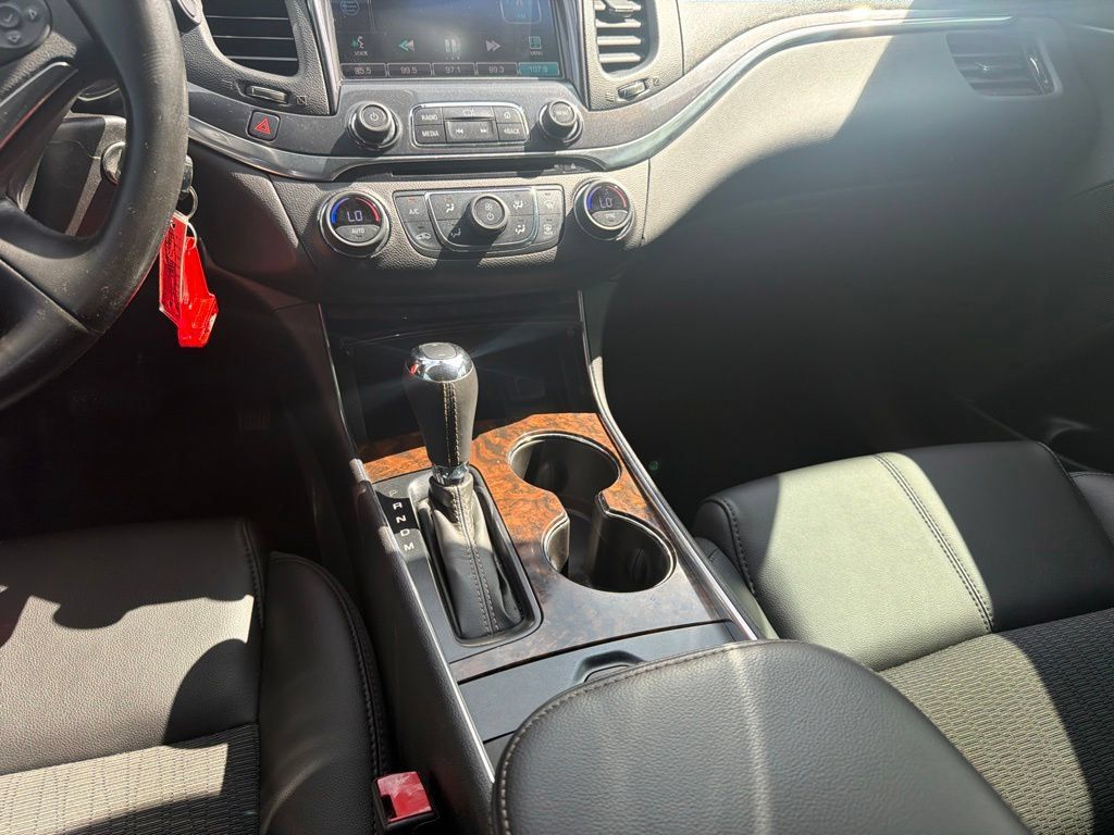 Used 2015 Chevrolet Impala LT w/ Convenience Package FWD image 15