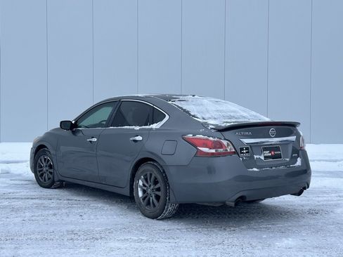 Used 2015 Nissan Altima 2.5 S w/ Special Edition Package image 3