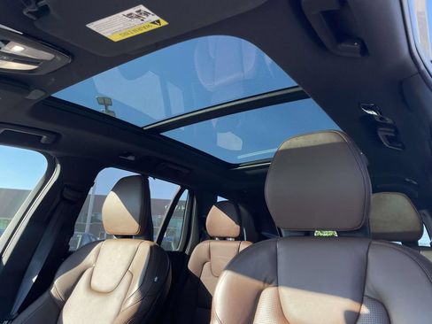 Used 2023 Volvo XC90 T8 Ultimate w/ Protection Package Premier AWD/4WD image 9