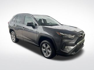 Used 2022 Toyota RAV4 XLE w/ Convenience Package AWD/4WD video 3
