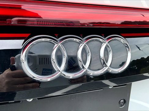 Used 2021 Audi Q8 Premium Plus w/ Premium Plus Package image 30