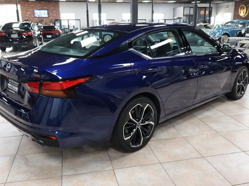 Used 2024 Nissan Altima 2.5 SR FWD image 6