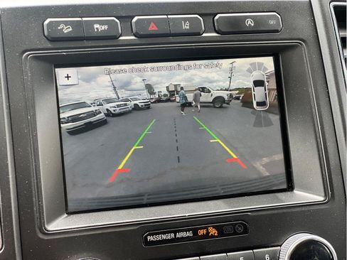 Used 2018 Ford Expedition Limited w/ Equipment Group 301A AWD/4WD image 13