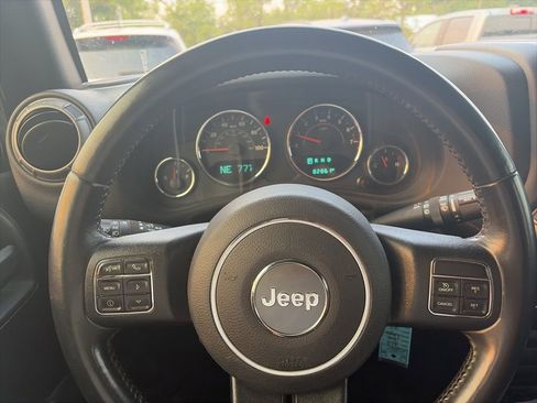 Used 2018 Jeep Wrangler Unlimited Sport w/ Connectivity Group AWD/4WD image 16