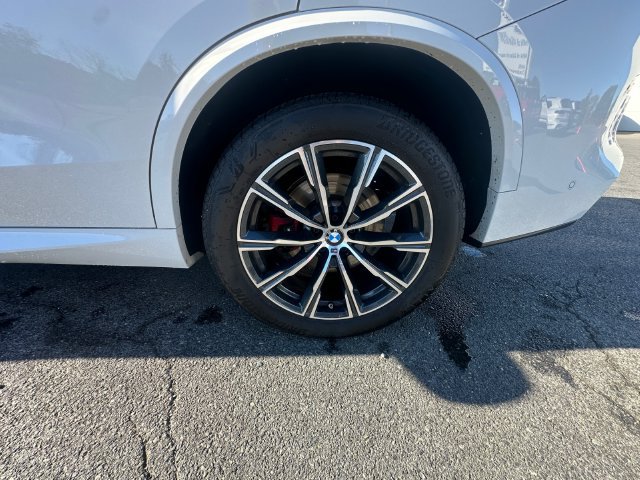 Used 2024 BMW X5 xDrive40i w/ M Sport Package AWD/4WD image 27