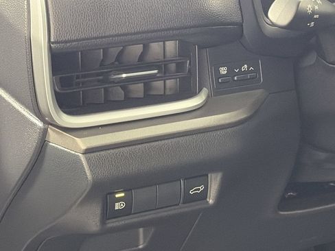 Used 2025 Toyota Grand Highlander AWD image 12