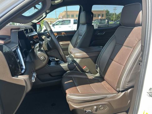 Used 2023 GMC Sierra 1500 Denali w/ Technology Package AWD/4WD image 19